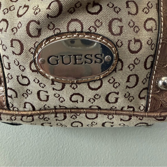 Y2K Vintage Guess Signature Brown and Cream Shoulder Bag - Picture 4 of 12